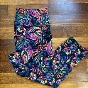 Constantly Varied Gear CVG Tropic Like Its Hot Capris Leggings size medium